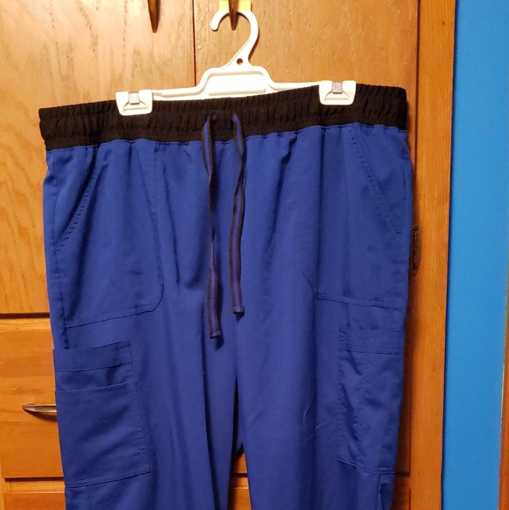 Scrub star pants